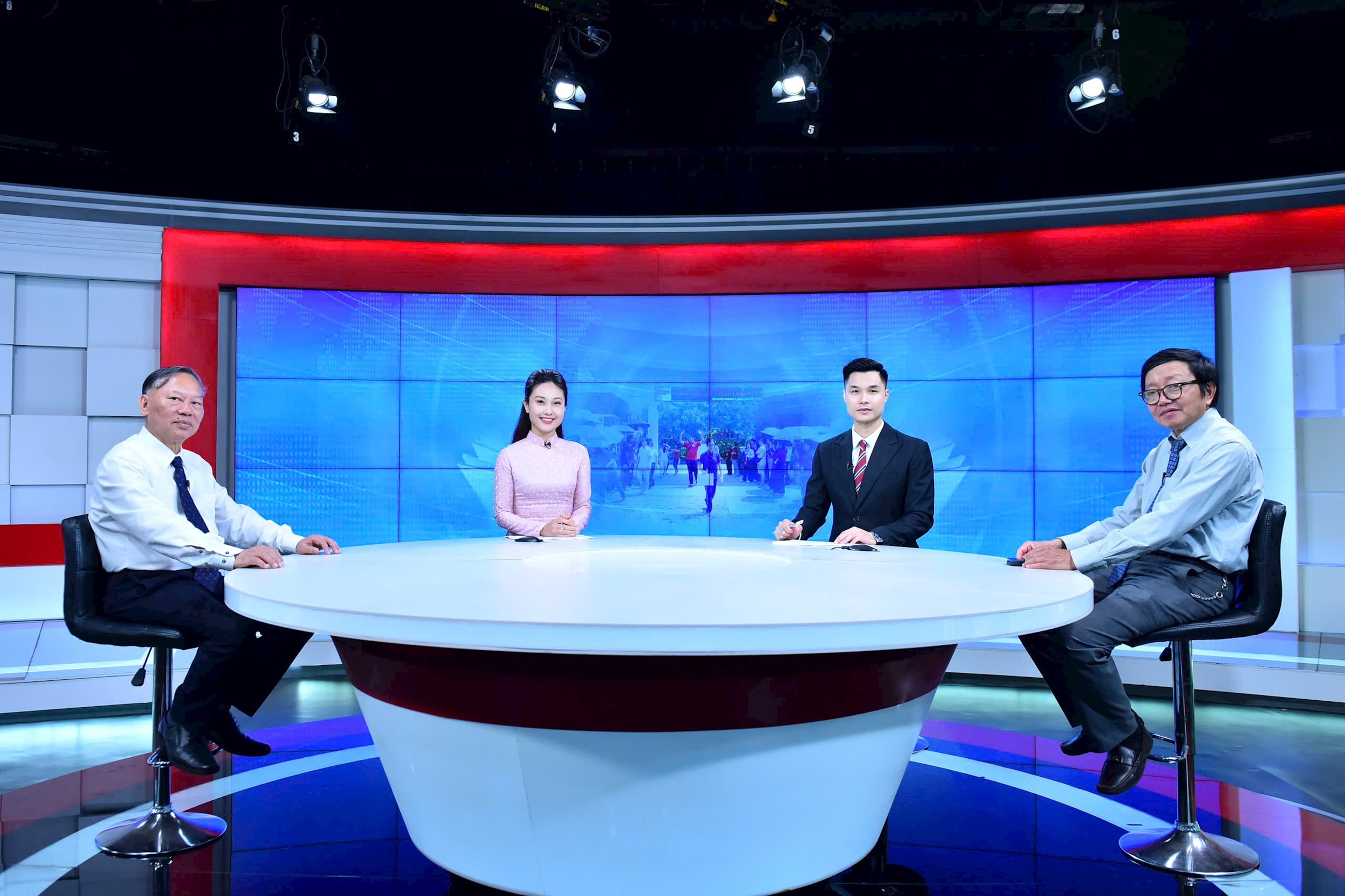 Hiền tài hôm nay