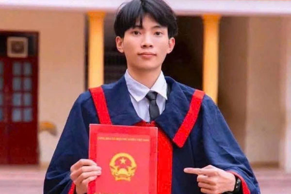 Hành trình vượt nghịch cảnh của cậu học trò mồ côi thành thủ khoa chuyên Sử đất Cảng