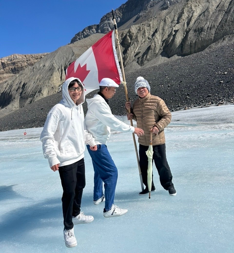 Nam sinh lớp 11 trúng tuyển ngành y của 6 đại học hàng đầu Canada