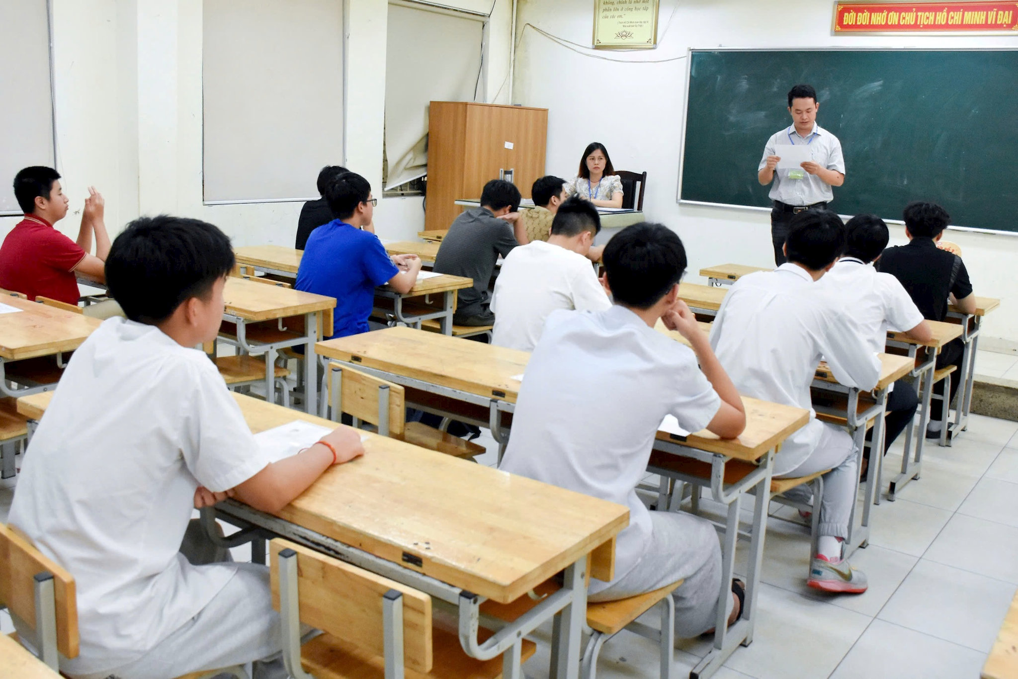Hà Nội bắt đầu chấm phúc khảo bài thi vào lớp 10