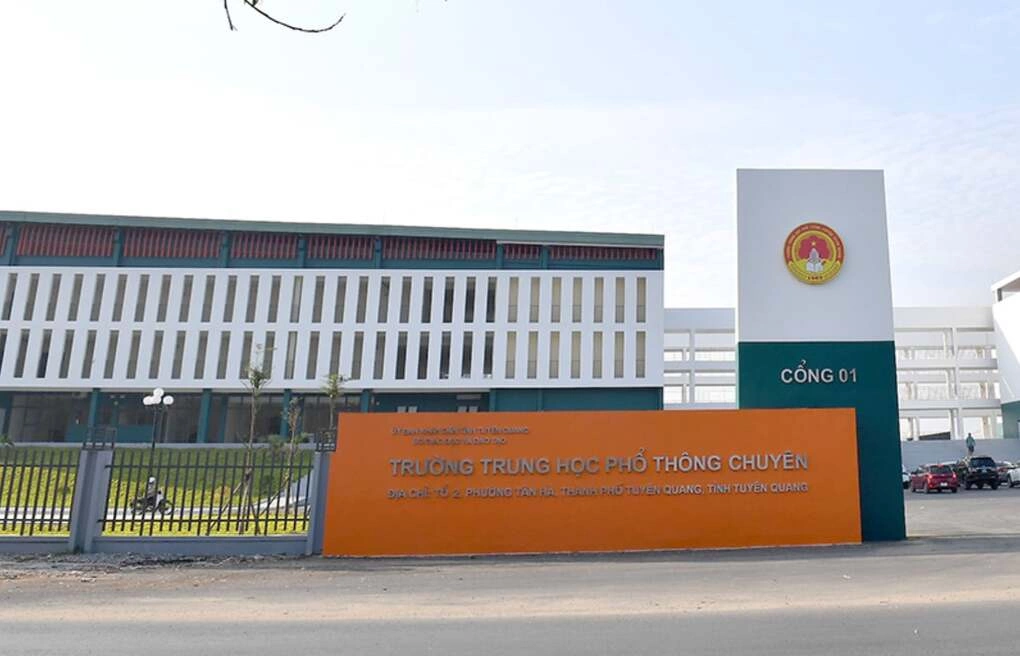 Gần 300 học sinh chuyên Tuyên Quang đạt 9, 10 điểm Toán tốt nghiệp